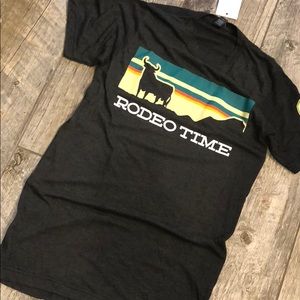 Dale Brisby’s t shirt